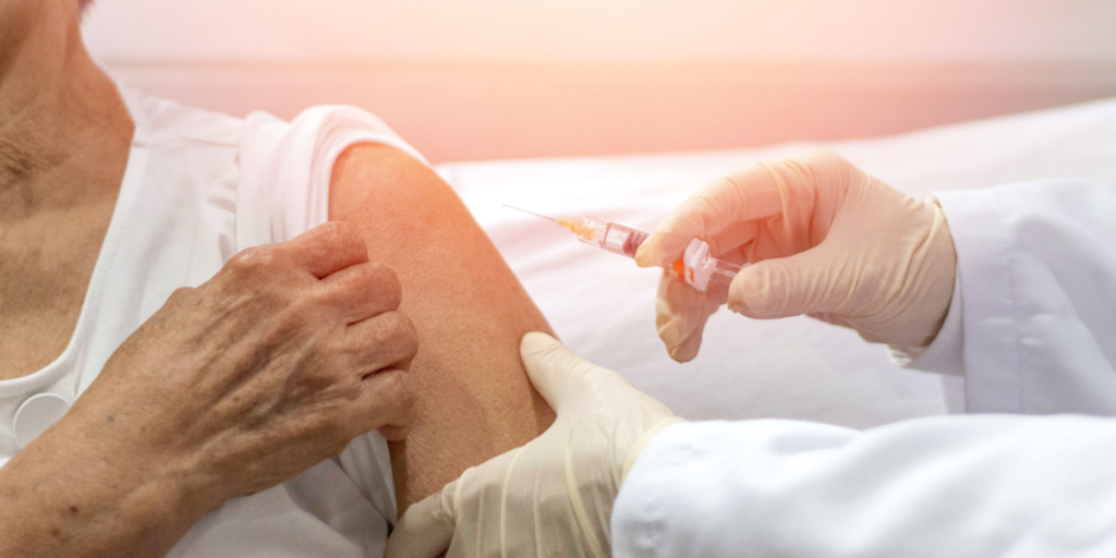 Stor debat: Derfor bliver ældre tilbudt mindre effektiv influenza-vaccine