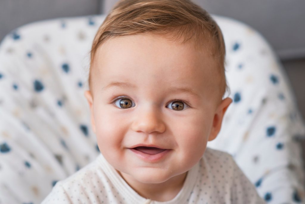 Svigermor mener jeg bør lave hul i ørene på min 10 mdr. gamle baby. Ellers er jeg en dårlig mor