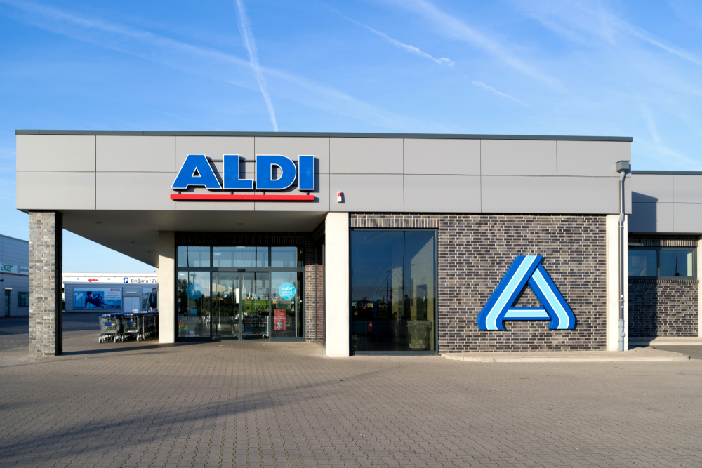 Aldi løb tør for varer inden udsalg: Sætter genialt skilt op