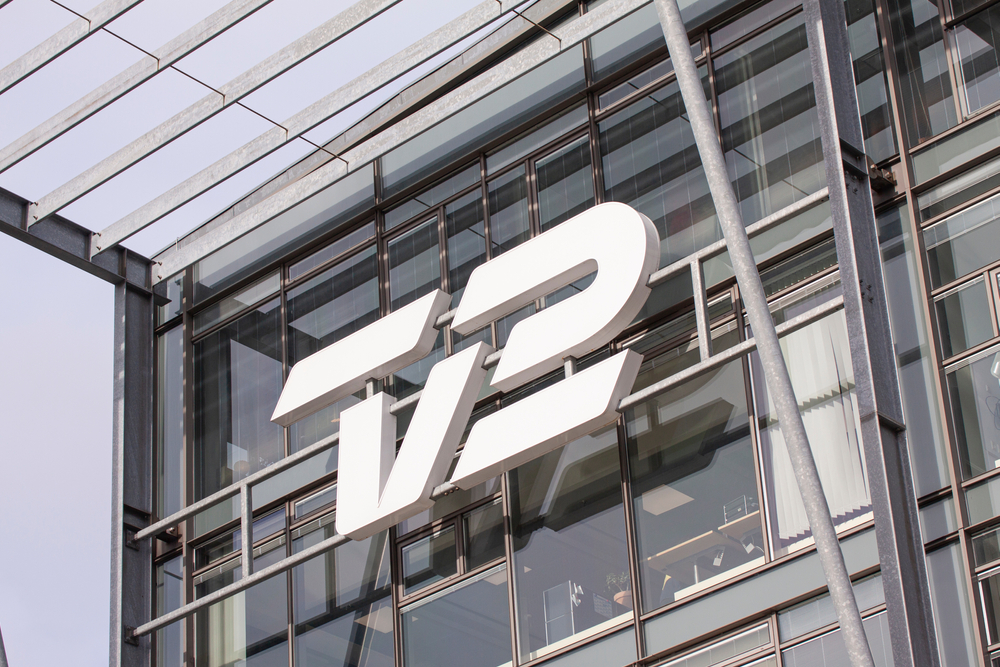 Kendt vært fra TV2 skovler skattekroner ind på at interviewe politikere i sin fritid