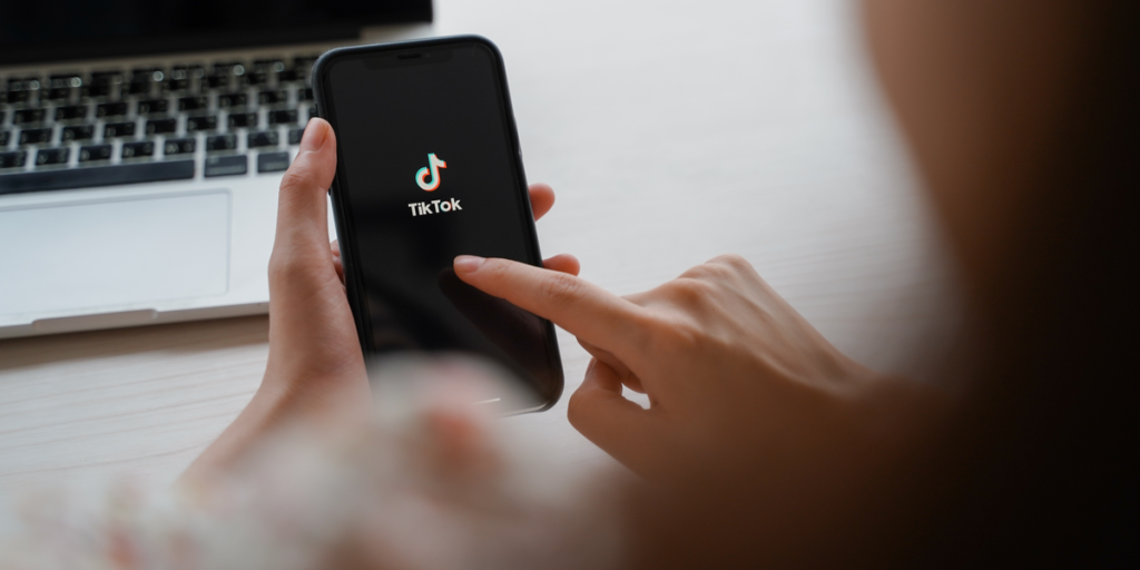 Kineserne gemmer din information – USA forbyder TikTok.