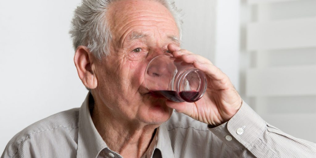 Farmaceut advarer mod at tage visse smertestillende piller efter alkohol