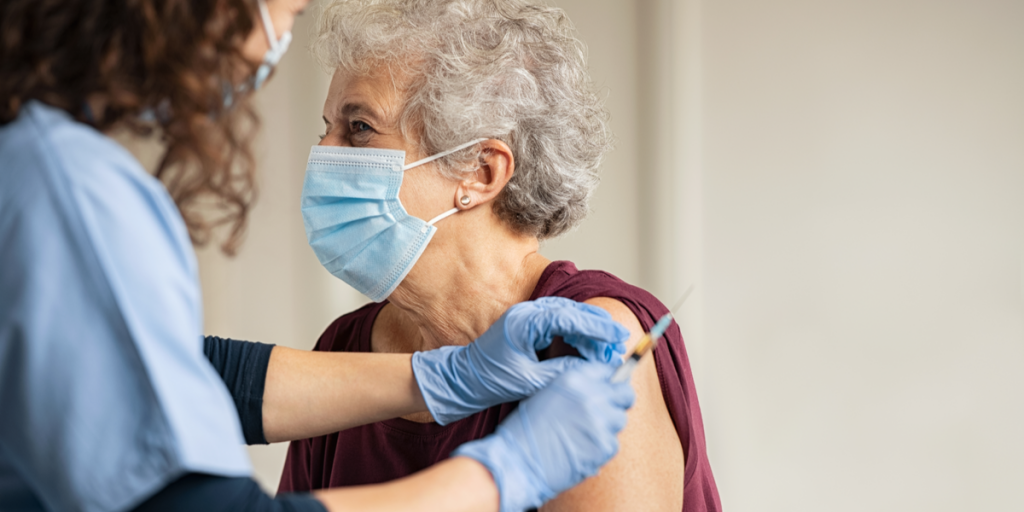 Nu kan plejehjemsbeboere og alle over 85 år få fjerde coronavaccine