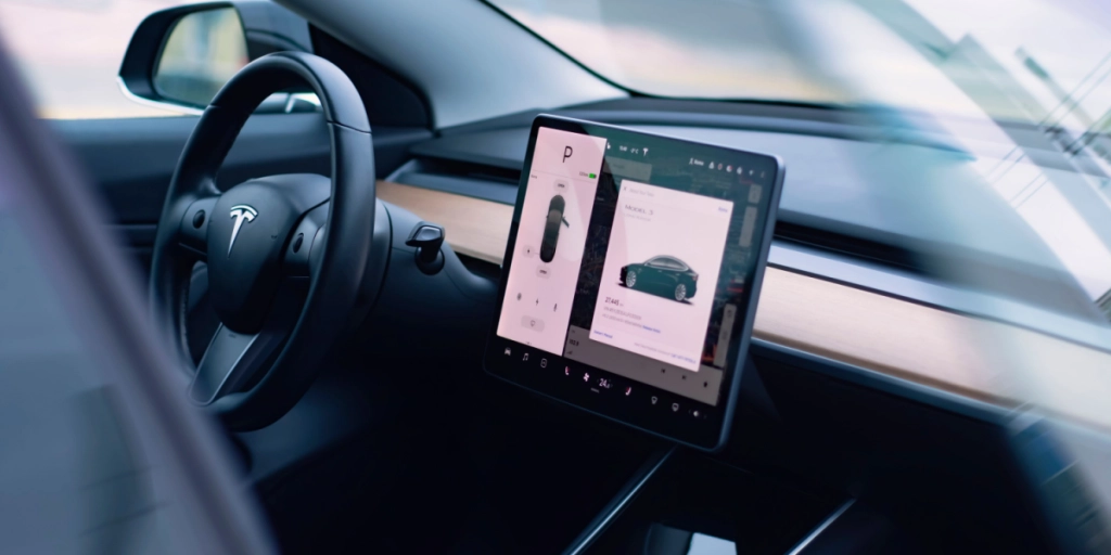 Sådan får du funktionerne fra en Tesla i din bil