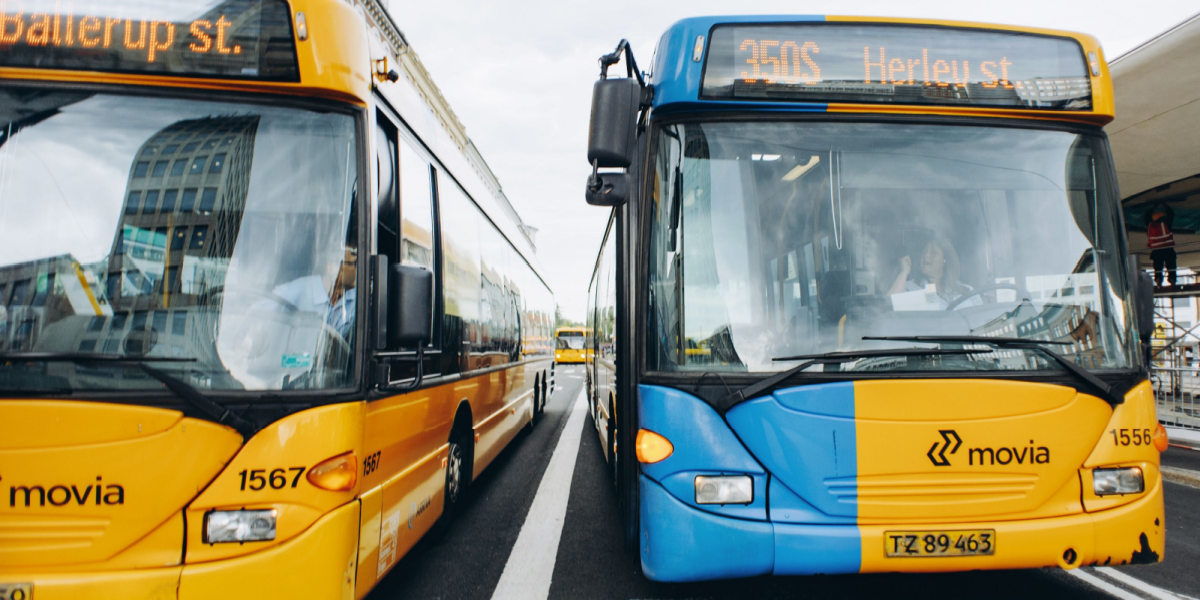 Gælder fra efteråret: Trafikselskab forbyder spilreklamer i og på busser