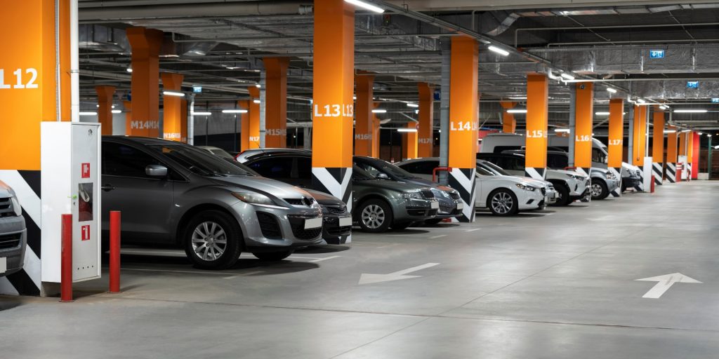 500.000 kroner for en parkeringsplads – rift om pladserne i disse danske byer