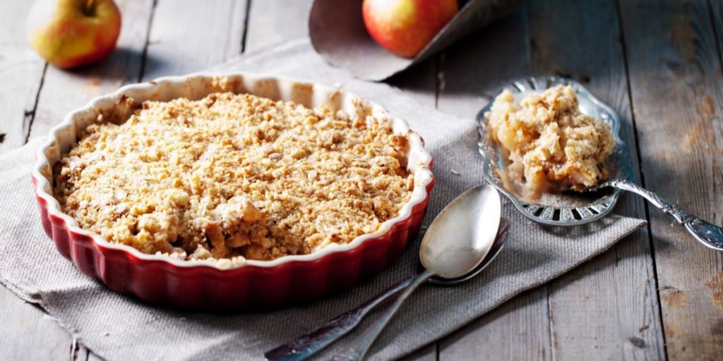 Sund opskrift på hindbærcrumble – klar på bare 15 minutter