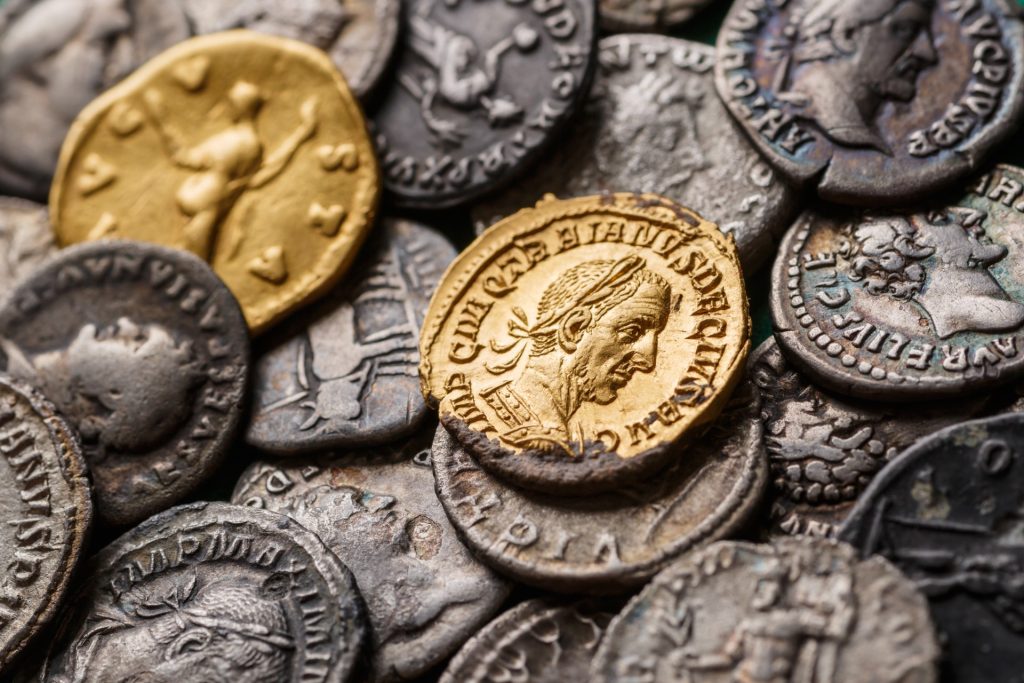 Ægtepar må have fundet enden af regnbuen: Fandt krukkevis af guld