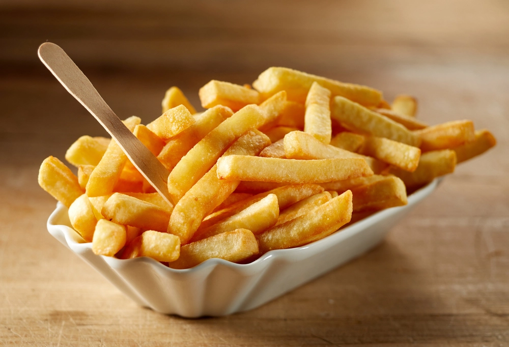 Kommende far ville hellere spise pommes frites end til scanning: Moren tager genial hævn