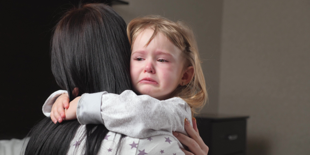 Mor tog baby med til datterens skuespil – bagefter ville datteren ikke tale med hende