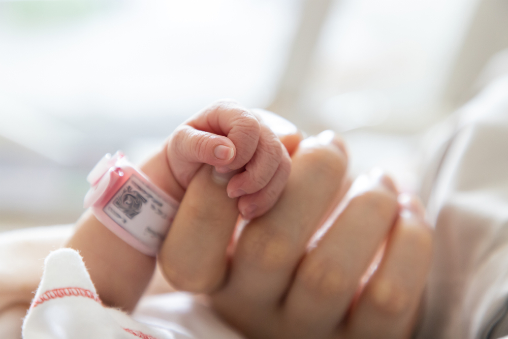 Chokerende: Hvad lægerne fandt i maven på baby fik dem til at tabe kæben