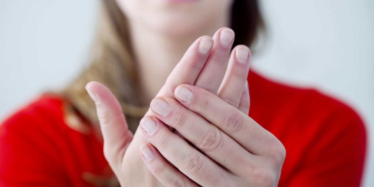 Kulde og smerte i fingrene: Kend symptomerne på Raynauds syndrom
