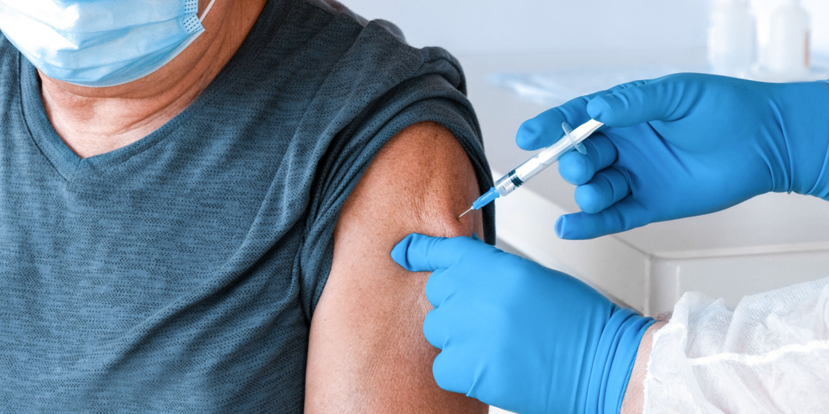 Vaccinationsprogrammet er i gang: Nu får det kritik for at mangle den mod lungebetændelse