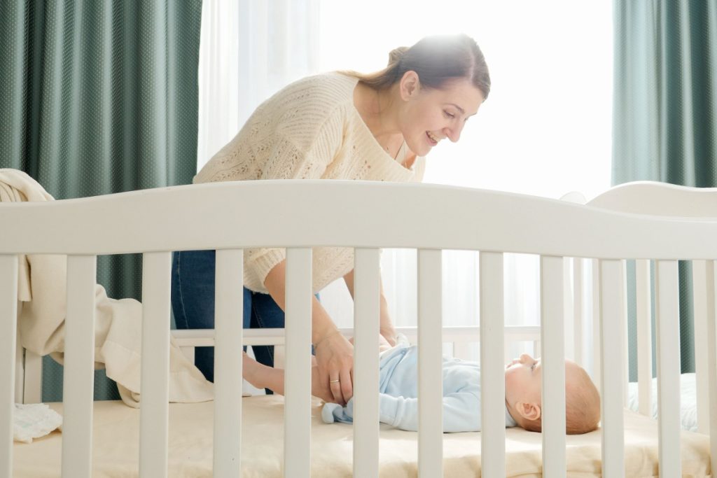Mor med nyttig tip: Sådan får du babyer til at sove en time længere om morgenen