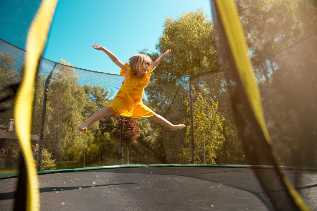 Kvinde oprørt: Trampolin ødelægger mit liv