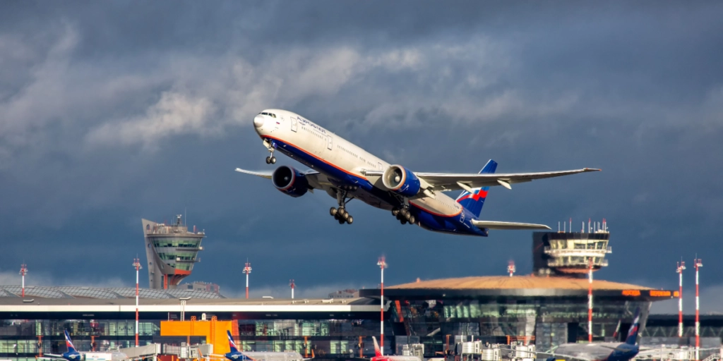 “Det er simpelthen ikke rigtigt” – flyselskaber under voldsom anklage