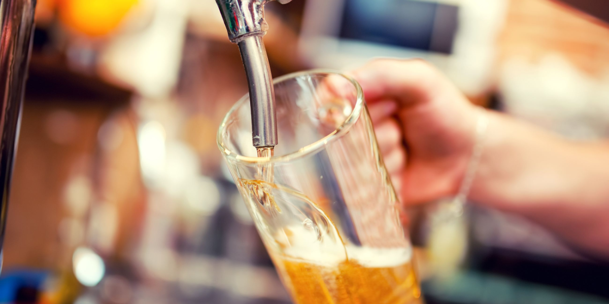 Briterne frygter for pubkulturen – prisen på en “pint” står til ny rekord