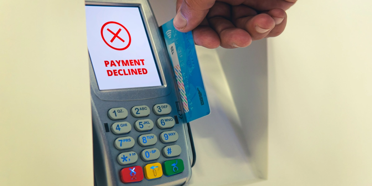 Kan hurtigt ødelægge ferien: Hver anden dansker ved ikke, Visa/Dankort har et betalingsloft