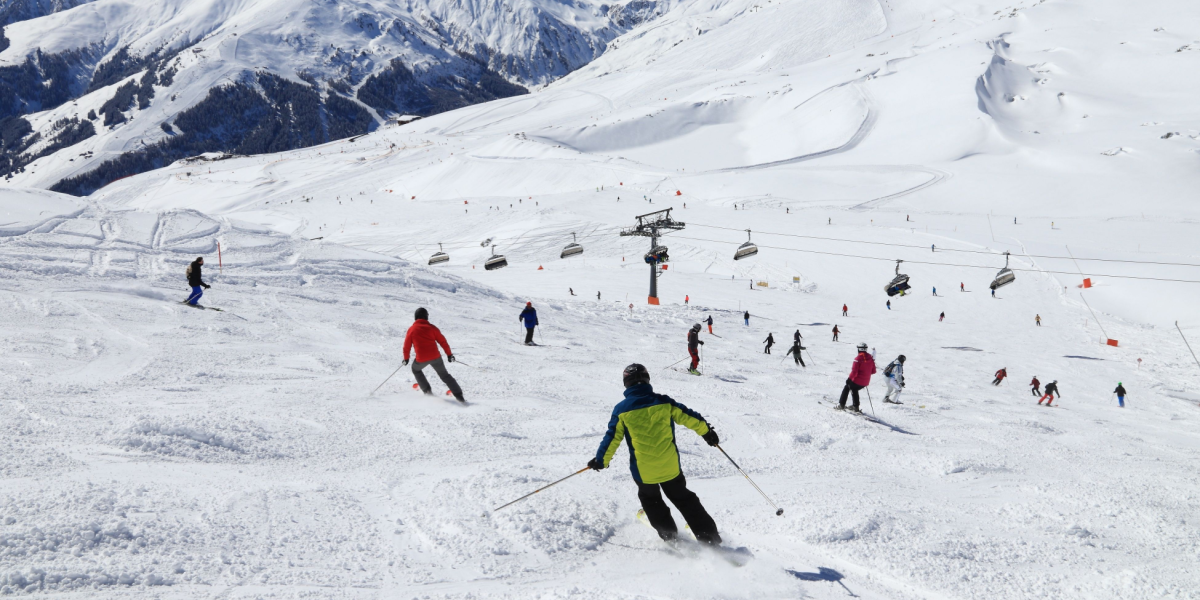 Her er det lovpligtigt at have ansvarsforsikring på skiferien