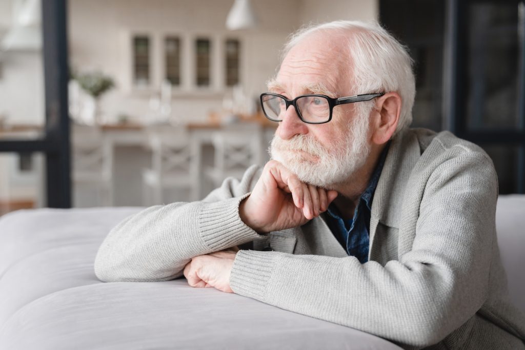 Her er de 8 Alzheimer-symptomer, der viser sig tidligt