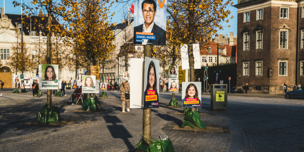 Fra i dag giver det “bøder”: Så meget koster det parttierne per valgplakat, der stadig ikke er taget ned