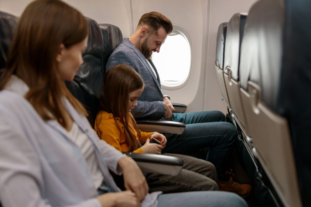 Flypassager chokeret: Derfor mente anden mor, hun havde ret til hendes flysæde