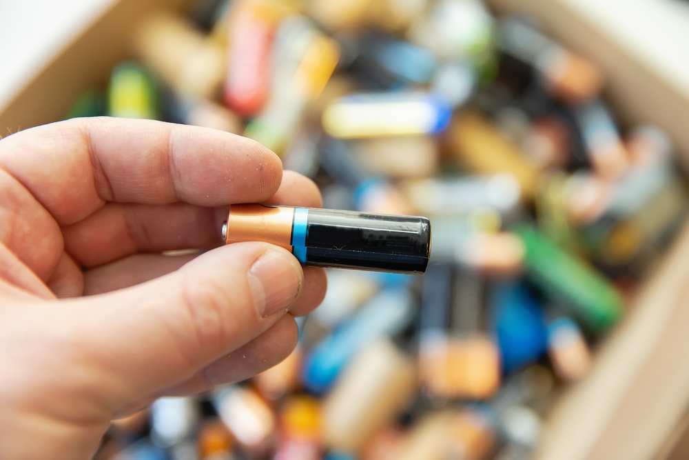 Ægtemand fik overraskende svar, da han undrede sig over konens overdrevne brug af batterier