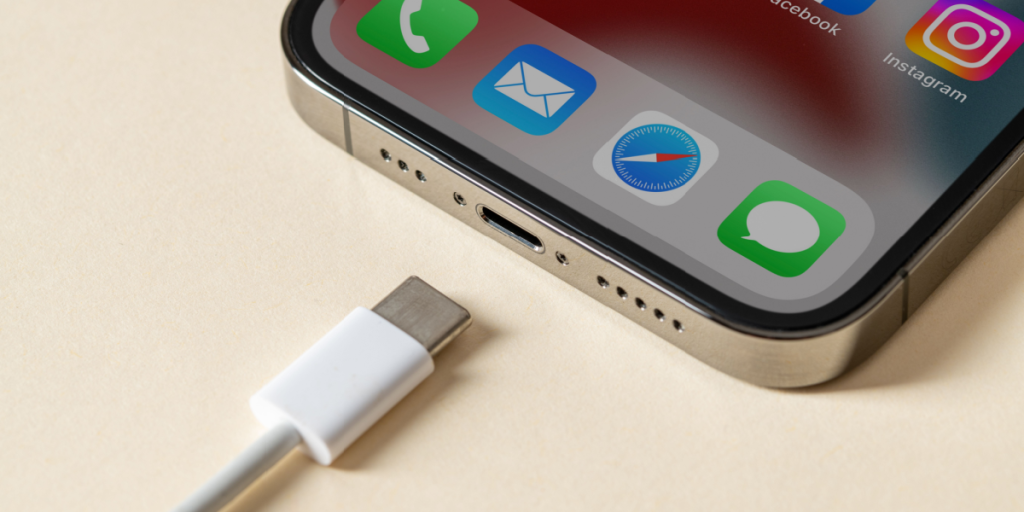Kalder alle iPhone-ejere – slå disse 2 indstillinger til for hurtigere opladning