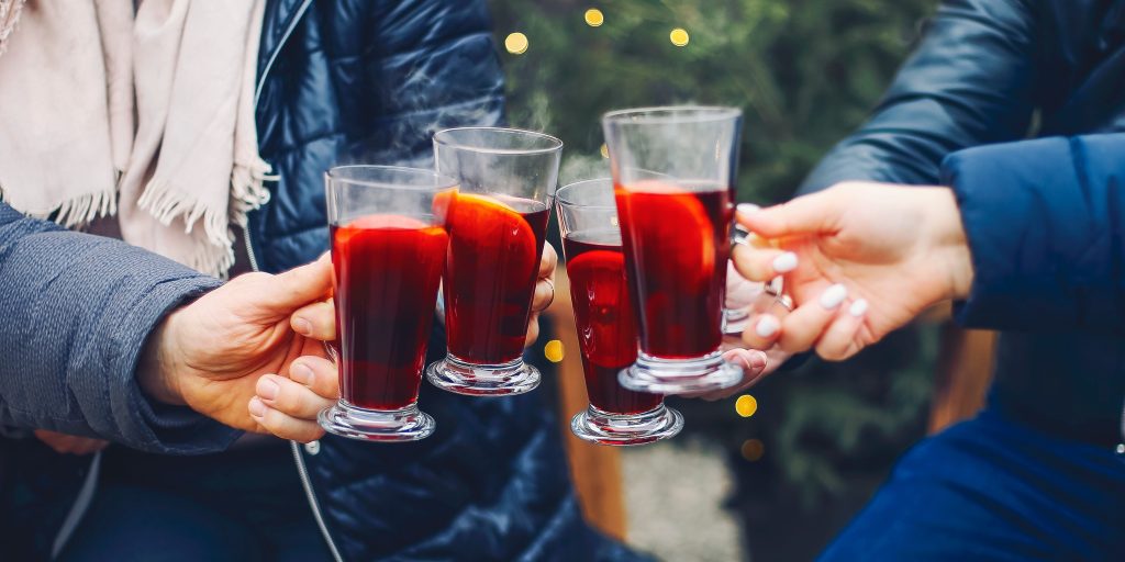 Julestemmning i en gryde – her er den ultimative opskrift på glögg