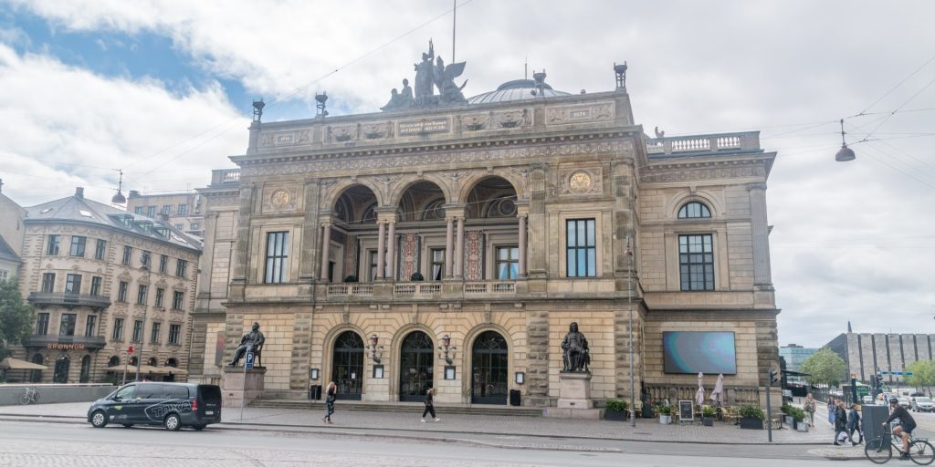 Risikerer bøde på 250.000 kroner – Det Kongelige Teater meldt til politiet