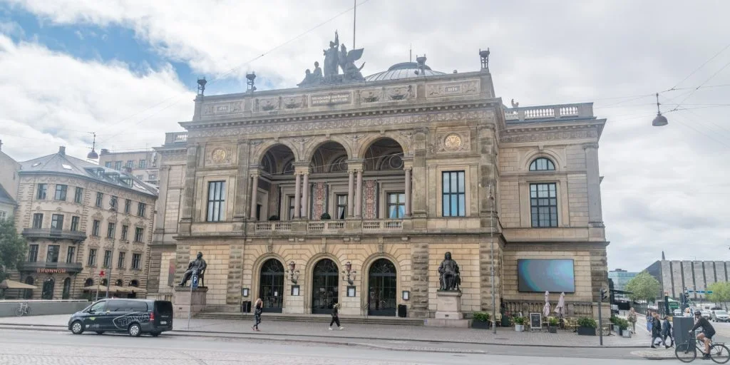 Risikerer bøde på 250.000 kroner – Det Kongelige Teater meldt til politiet