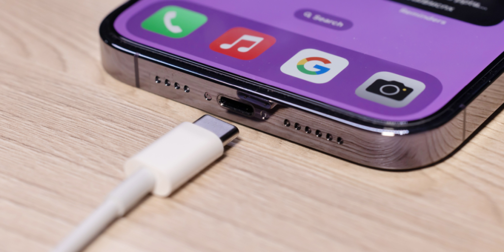 Lad din iPhone op uden en oplader: Sådan gør du