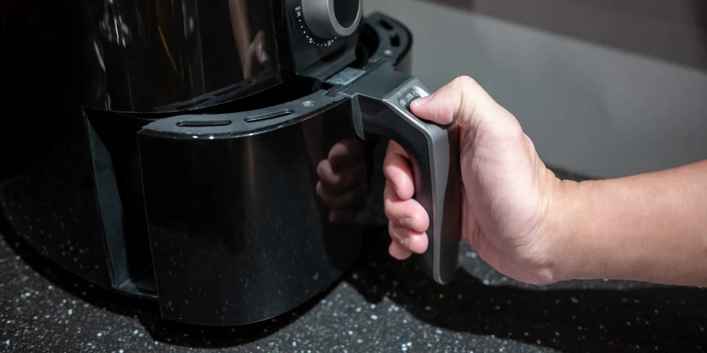 Fødevareekspert advarer airfryer-brugere: Dette bør du aldrig tilberede i den