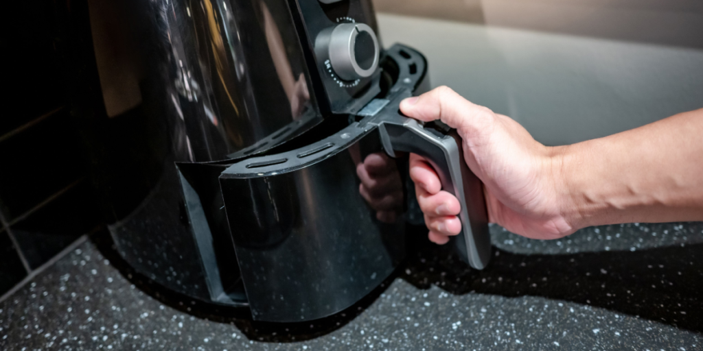 Du udsætter dig selv for risiko: Fødevareekspert advarer mod at ignorere denne airfryer-regel