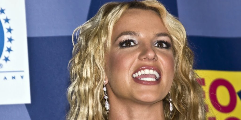 Han investerede én million kroner for at ligne Britney Spears: Her er resultatet