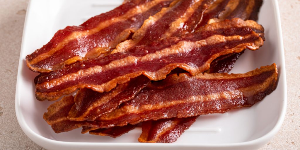 Stjernekokken Jamie Oliver: Sådan laver du det perfekte, sprøde bacon