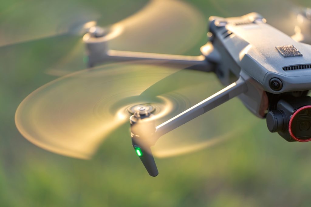 Kvinde hacker sin nabos drone: Nu kan det få juridiske konsekvenser