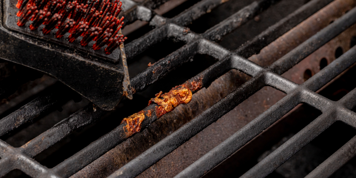 Derfor bør du altid gnide grillristen med et løg