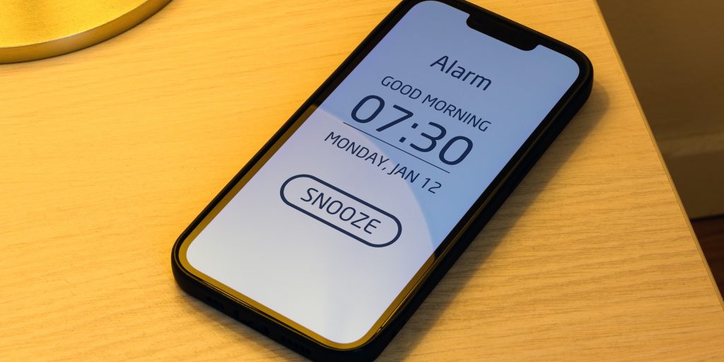 Forskerne har undersøgt det: Er det skadeligt at “snooze”?