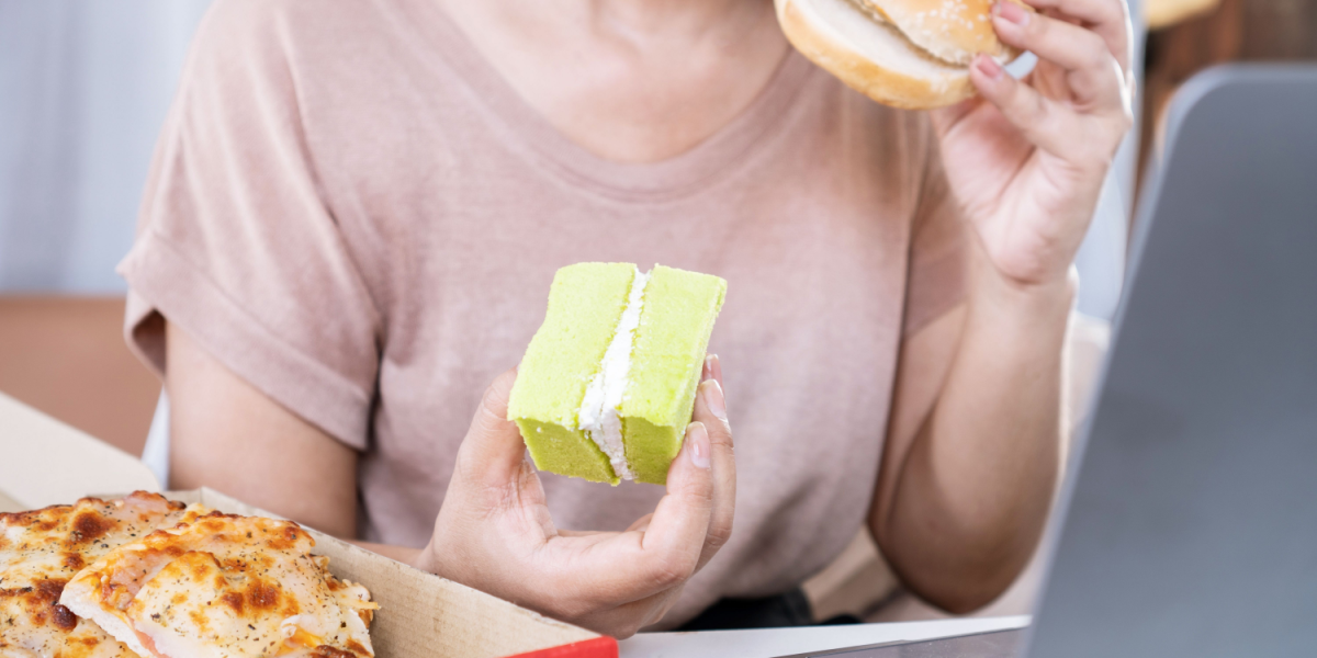 Stress-spiser du? Sådan kan du reducere mavefedt