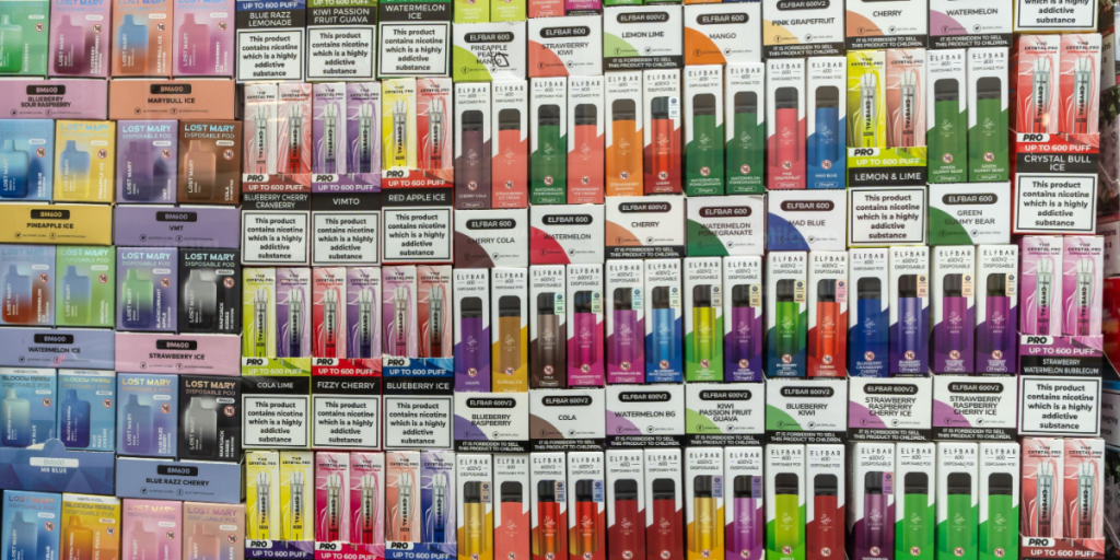 Advar barnebarnet: Puff bars kan indeholde euforiserende stoffer, advarer Sundhedsstyrelsen