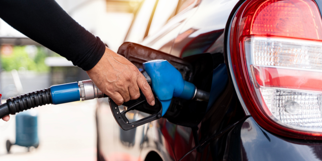 Pris-bombe på benzin- og diesel: derfor bliver det dyrere netop nu