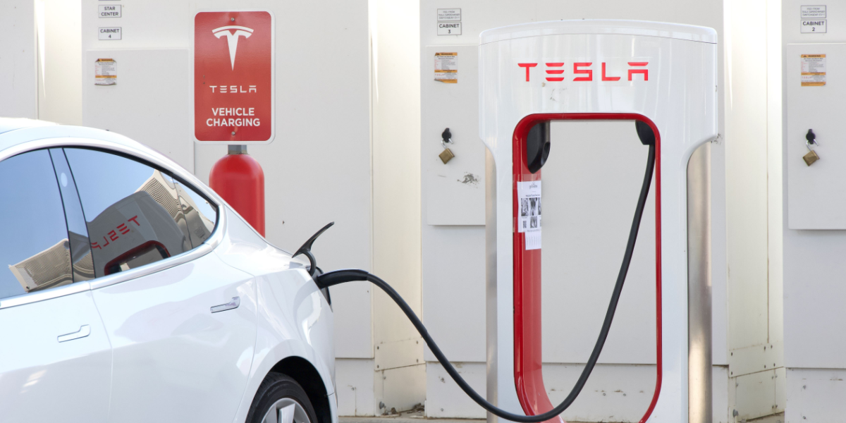 4 Tesla-ejere vinder i retten: Får 50.000 kroner hver i erstatning