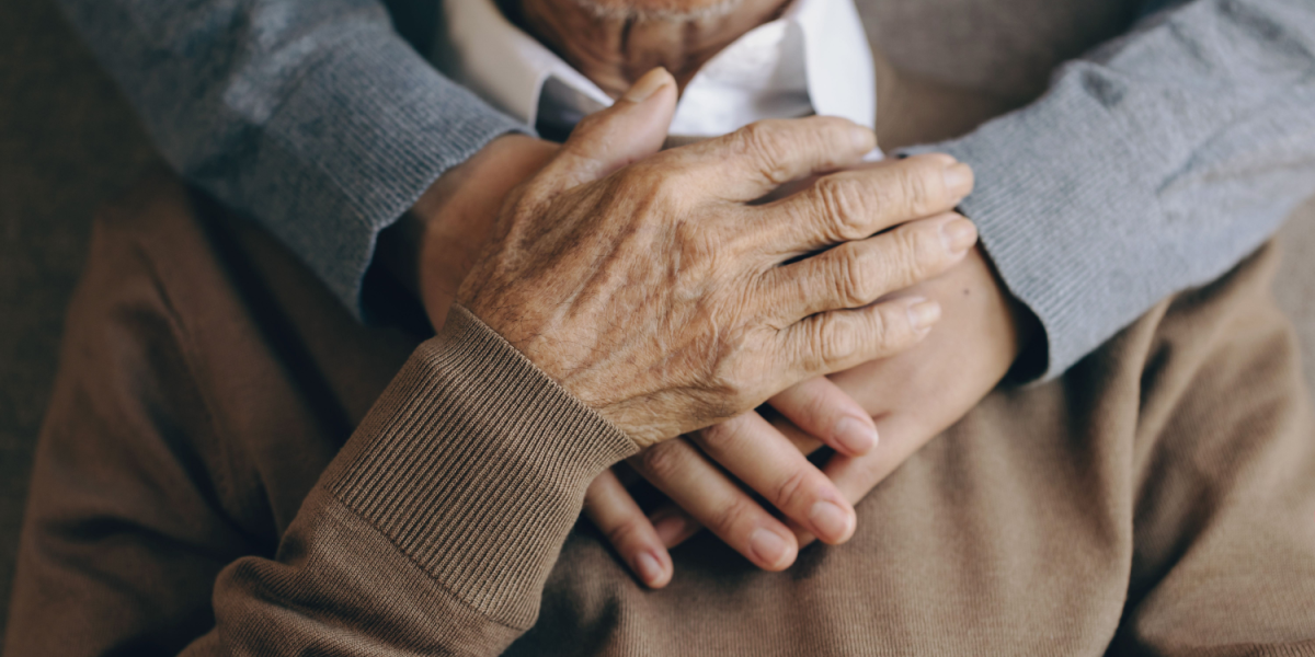 Arbejdede, til han var 85: Nu afslører 101-årig læge sine 3 hemmeligheder bag et langt liv