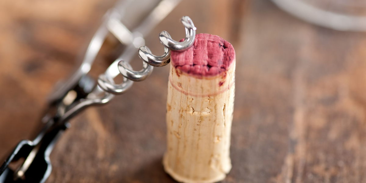 Sådan åbner du vinflasken med en lighter