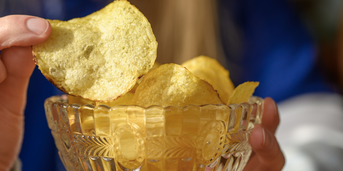 Her er forklaringen på, hvorfor chips nogle gange har en grøn kant