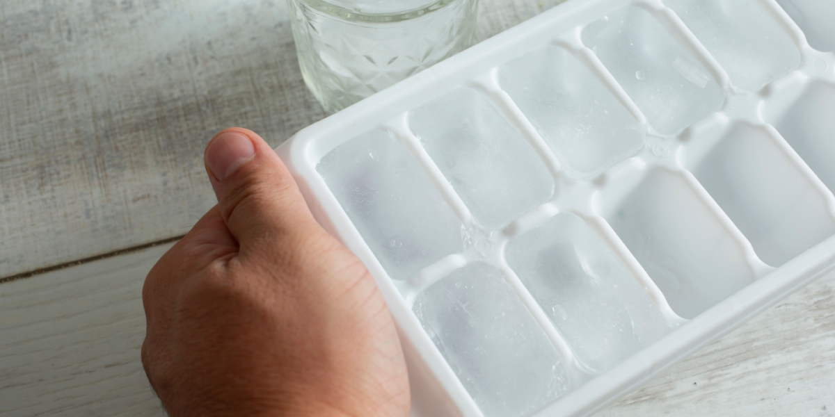 Smart trick: Gør dette og isterningerne bliver hurtigere klar