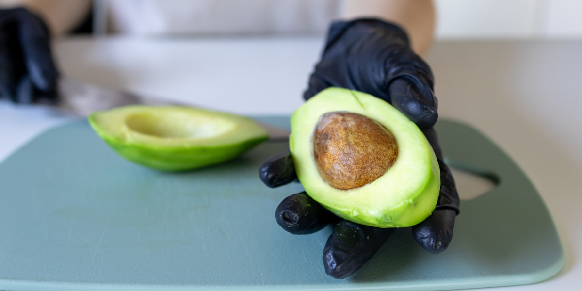 Sådan finder du ud af, om avocadoen i supermarkedet er moden eller ej