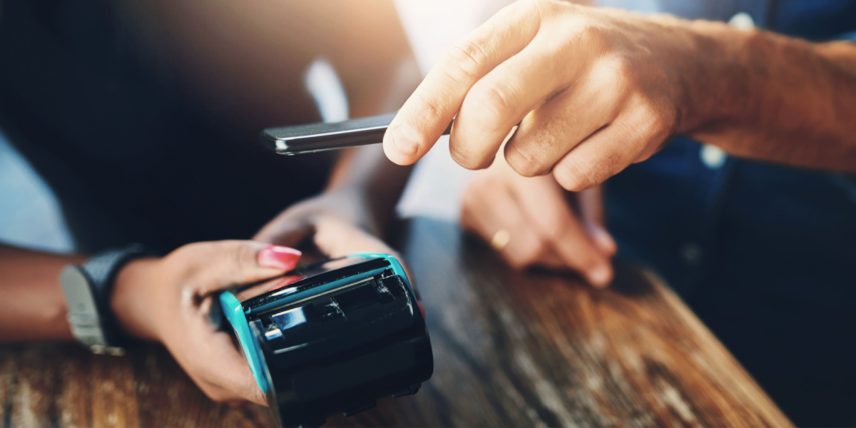Nu kan du betale digitalt med Dankort, hvis du er kunde i Danske Bank eller Nordea