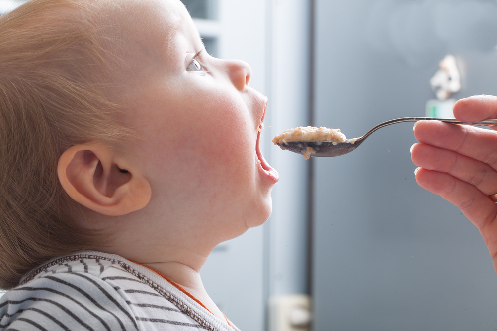 Mor advarer: Denne tallerken skal du ikke lade dit barn spise af